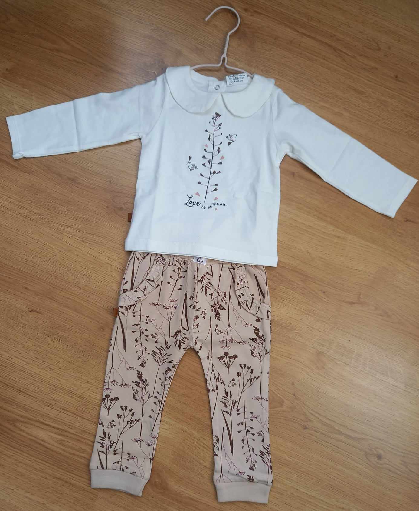 Broek met bloemen